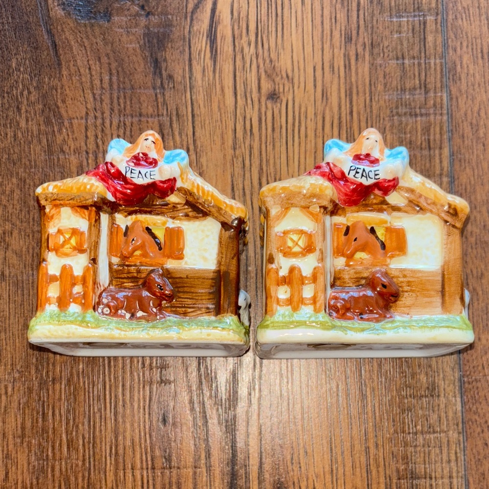 Peaceful Holiday Nativity Scene Figurines Salt & Pepper Shakers